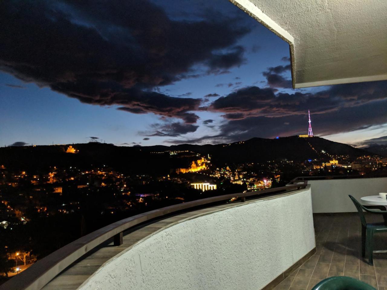 Avlabari Terrace Rooms Tbilisi Exterior photo